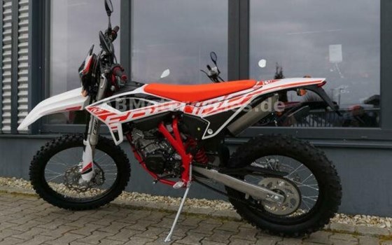 Neufahrzeug Beta RR Enduro 4T 125 AC - Bild 6