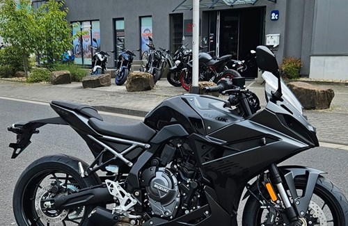 Neumotorrad Suzuki GSX-8R