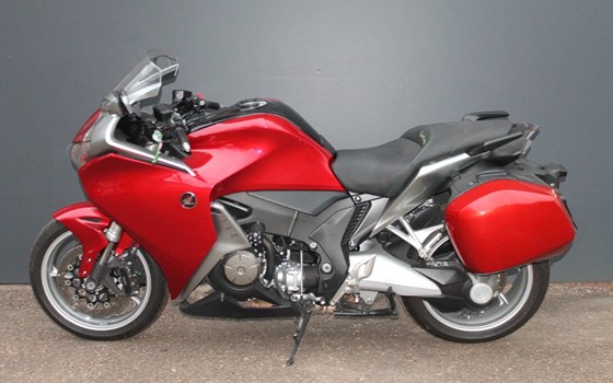 Gebrauchtmotorrad Honda VFR 1200 F - Bild 3