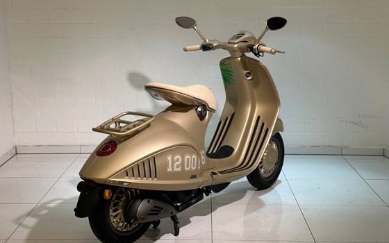 Gebrauchtmotorrad Vespa 946 Dragon - Bild 4