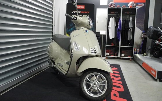 Neufahrzeug Vespa TS - Bild 6