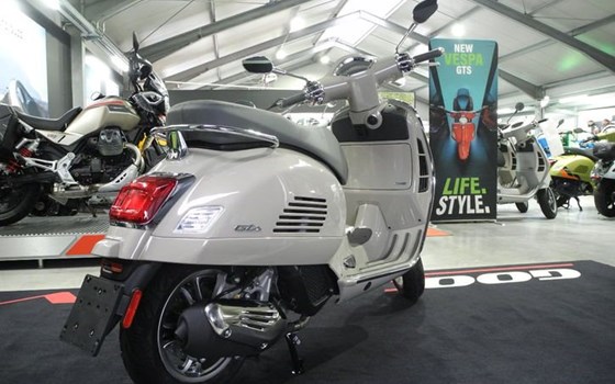 Neufahrzeug Vespa TS - Bild 9
