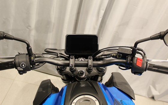 Gebrauchtmotorrad Honda CB125R - Bild 13