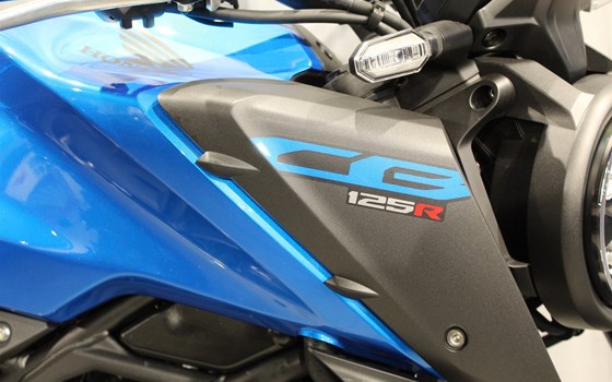 Gebrauchtmotorrad Honda CB125R - Bild 2