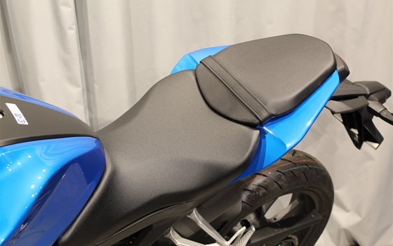 Gebrauchtmotorrad Honda CB125R - Bild 8