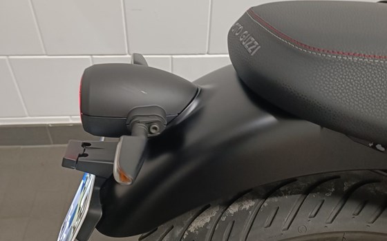 Gebrauchtmotorrad Moto Guzzi V7 Stone Special Edition - Bild 12