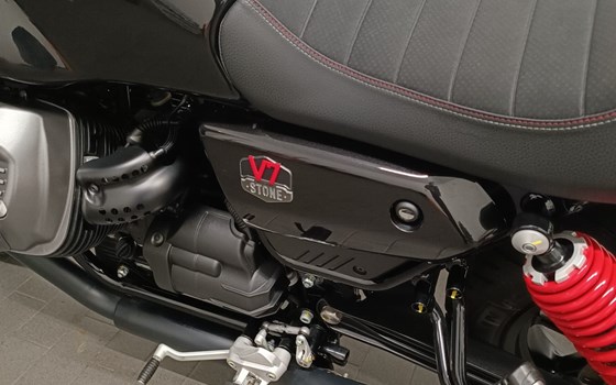 Gebrauchtmotorrad Moto Guzzi V7 Stone Special Edition - Bild 17