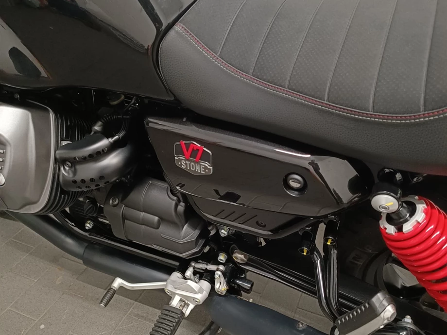 Angebot Moto Guzzi V7 Stone Special Edition Bild 17: Angebot Moto Guzzi V7 Stone Special Edition