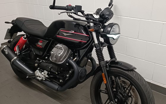 Gebrauchtmotorrad Moto Guzzi V7 Stone Special Edition - Bild 2