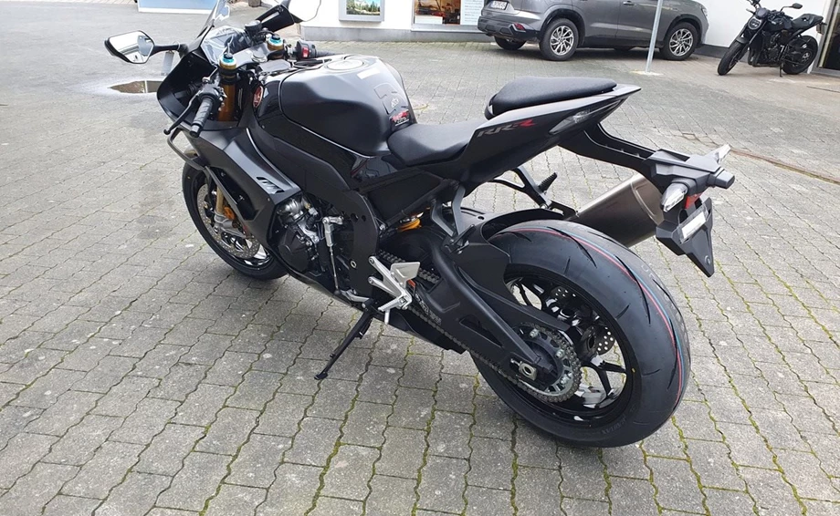 Angebot Honda CBR1000RR-R Fireblade SP Bild 15: Angebot Honda CBR1000RR-R Fireblade SP