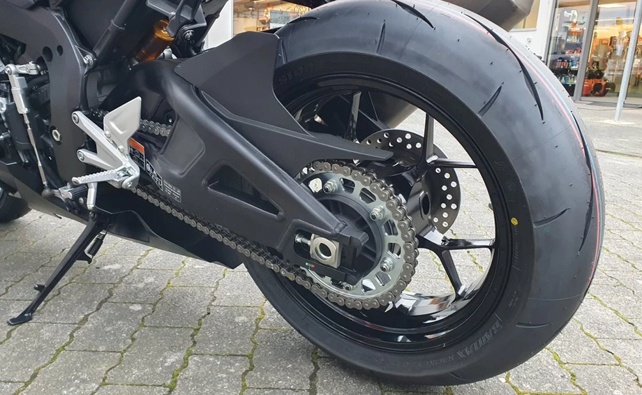 Angebot Honda CBR1000RR-R Fireblade SP Bild 17: Angebot Honda CBR1000RR-R Fireblade SP