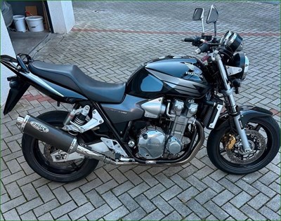 CB 1300