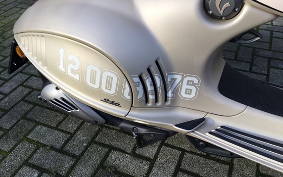 Gebrauchtmotorrad Vespa 946 Dragon - Bild 12