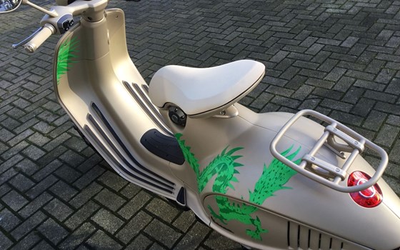 Gebrauchtmotorrad Vespa 946 Dragon - Bild 18