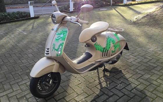 Gebrauchtmotorrad Vespa 946 Dragon - Bild 5