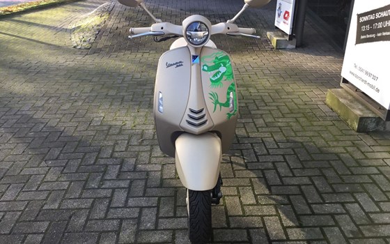 Gebrauchtmotorrad Vespa 946 Dragon - Bild 6