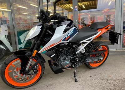 GEBRAUCHTFAHRZEUG KTM 125 Duke