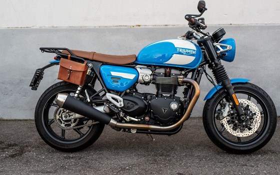 Gebrauchtmotorrad Triumph Speed Twin 1200 - Bild 1 Gebrauchtmotorrad Triumph Speed Twin 1200 - Bild 1