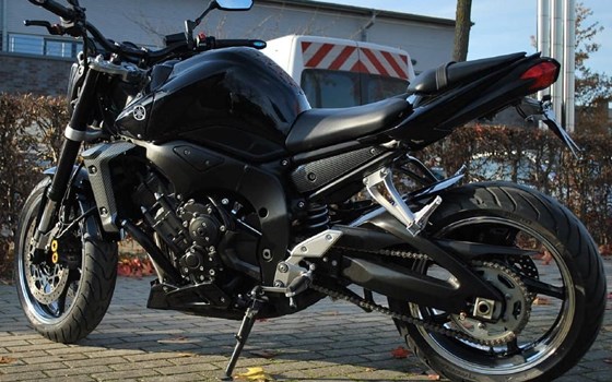 Gebrauchtmotorrad Yamaha FZ1 - Bild 1 Gebrauchtmotorrad Yamaha FZ1 - Bild 1
