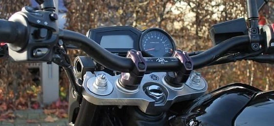 Gebrauchtmotorrad Yamaha FZ1 - Bild 3 Gebrauchtmotorrad Yamaha FZ1 - Bild 3