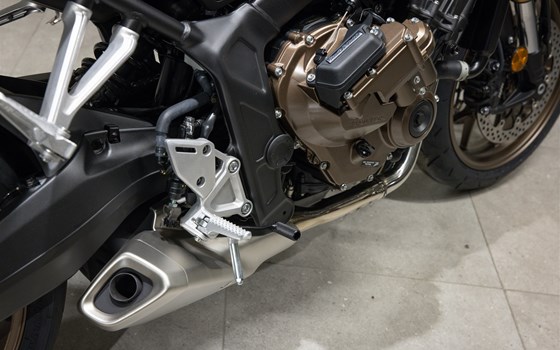 Neufahrzeug Honda CB650R E-Clutch - Bild 5 Neufahrzeug Honda CB650R E-Clutch - Bild 5
