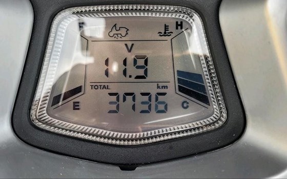 Gebrauchtmotorrad Sym Cruisym 125 - Bild 9 Gebrauchtmotorrad Sym Cruisym 125 - Bild 9