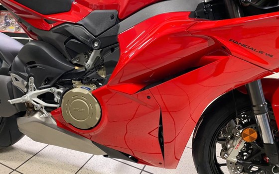 Neufahrzeug Ducati Panigale V4 - Bild 17