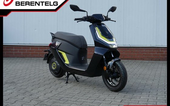 Gebrauchtmotorrad CFMOTO Wallstreet 125 - Bild 1