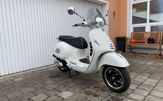 Gebrauchtmotorrad Vespa GTS 125 - Bild 1 Gebrauchtmotorrad Vespa GTS 125 - Bild 1
