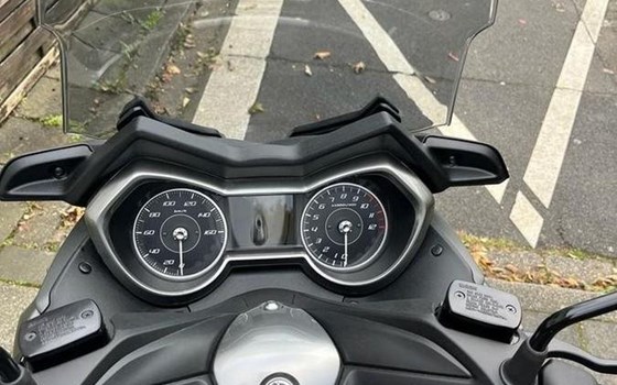 Gebrauchtmotorrad Yamaha XMAX 125 - Bild 3 Gebrauchtmotorrad Yamaha XMAX 125 - Bild 3