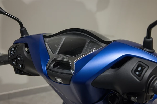 Honda SH125i ( Matt Pearl Pacific Blue ) - Bild 10