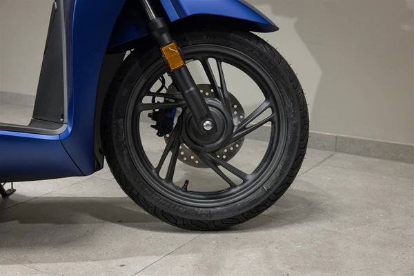 Honda SH125i ( Matt Pearl Pacific Blue ) - Bild 6