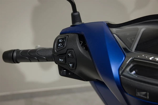 Honda SH125i ( Matt Pearl Pacific Blue ) - Bild 8