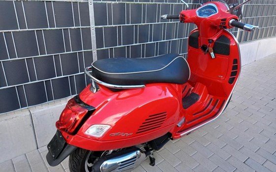 Gebrauchtmotorrad Vespa GTS 125 Super - Bild 4 Gebrauchtmotorrad Vespa GTS 125 Super - Bild 4