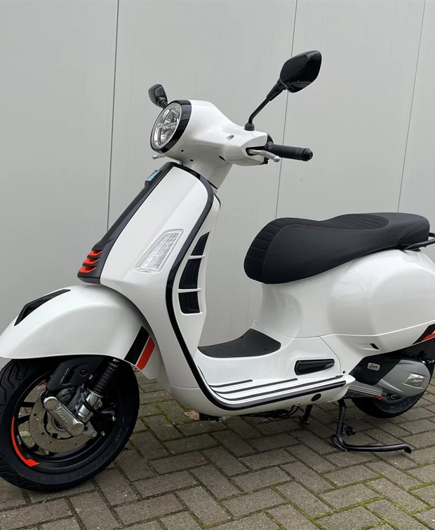 Vespa GTS 125 Super Sport<br />E5+