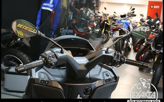 Neufahrzeug Piaggio MP3 400 Sport - Bild 17