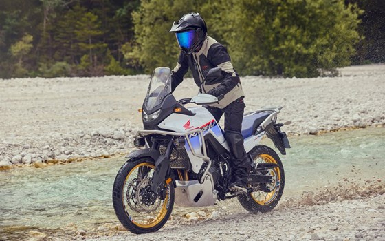 Neufahrzeug Honda XL750 Transalp - Bild 2 Neufahrzeug Honda XL750 Transalp - Bild 2