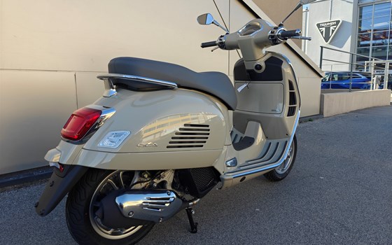 Neufahrzeug Vespa GTS 125 - Bild 4 Neufahrzeug Vespa GTS 125 - Bild 4