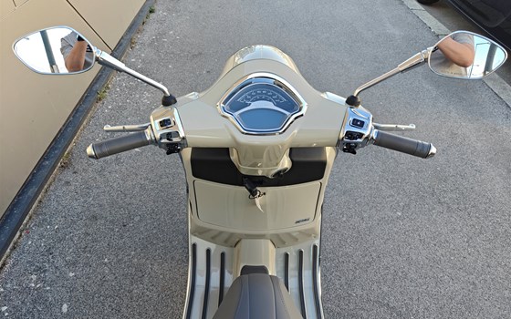 Neufahrzeug Vespa GTS 125 - Bild 6 Neufahrzeug Vespa GTS 125 - Bild 6