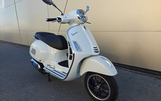 Neufahrzeug Vespa GTS 125 Super - Bild 2 Neufahrzeug Vespa GTS 125 Super - Bild 2