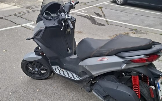 Gebrauchtmotorrad Piaggio MP3 300 HPE - Bild 2 Gebrauchtmotorrad Piaggio MP3 300 HPE - Bild 2