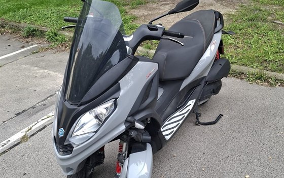 Gebrauchtmotorrad Piaggio MP3 300 HPE - Bild 3 Gebrauchtmotorrad Piaggio MP3 300 HPE - Bild 3