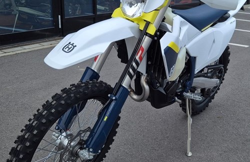 Neumotorrad Husqvarna FE 450