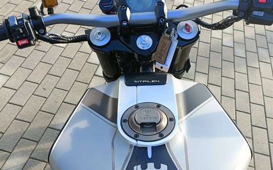 Gebrauchtmotorrad Husqvarna Vitpilen 701 - Bild 17 Gebrauchtmotorrad Husqvarna Vitpilen 701 - Bild 17