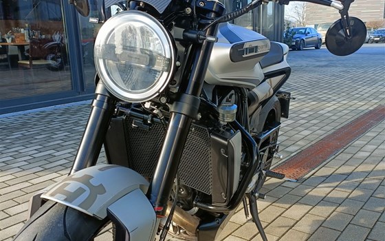 Gebrauchtmotorrad Husqvarna Vitpilen 701 - Bild 5 Gebrauchtmotorrad Husqvarna Vitpilen 701 - Bild 5