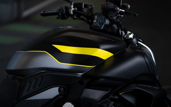 Neufahrzeug Ducati Diavel V4 - Bild 4 Neufahrzeug Ducati Diavel V4 - Bild 4