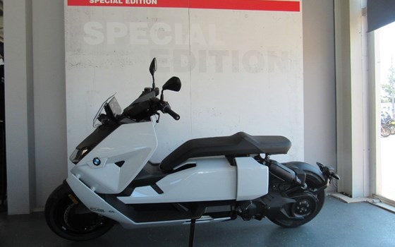 Gebrauchtmotorrad BMW CE 04 - Bild 1