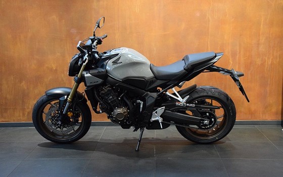 Neufahrzeug Honda CB650R E-Clutch - Bild 3