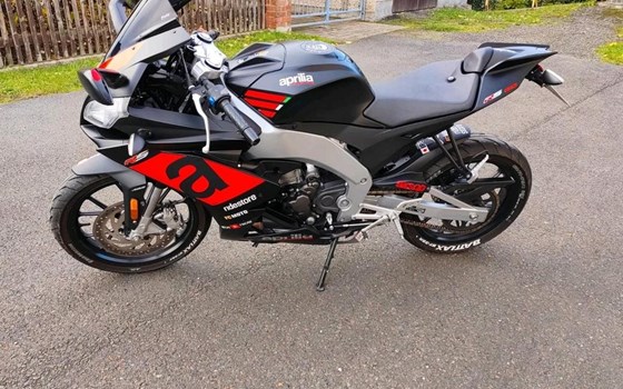 Gebrauchtmotorrad Aprilia RS 125 - Bild 1 Gebrauchtmotorrad Aprilia RS 125 - Bild 1