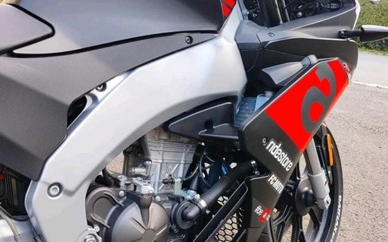 Gebrauchtmotorrad Aprilia RS 125 - Bild 4 Gebrauchtmotorrad Aprilia RS 125 - Bild 4
